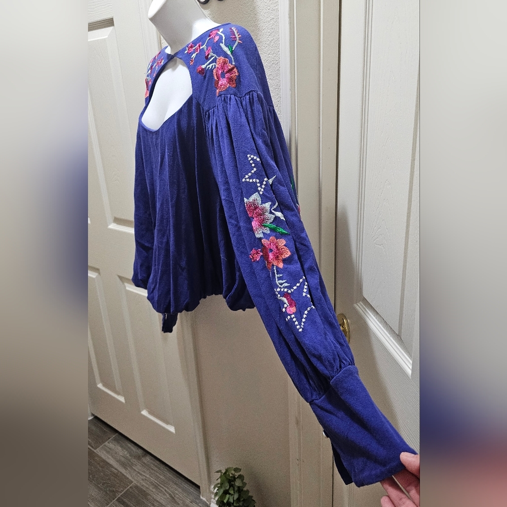 Free People Lita Embroidered Bohemian Cut Out Top Size Large NWT - Picture 5 of 14